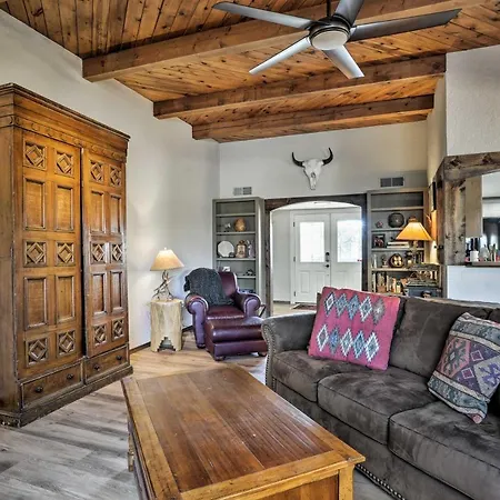 Adventurers' Oasis - 3 Mi South Of Dtwn Santa Fe! *