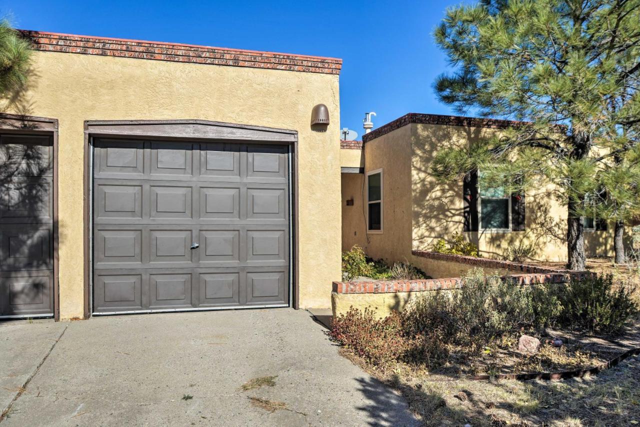 Holiday home Adventurers Oasis - 3 Mi South Of Dtwn Santa Fe!